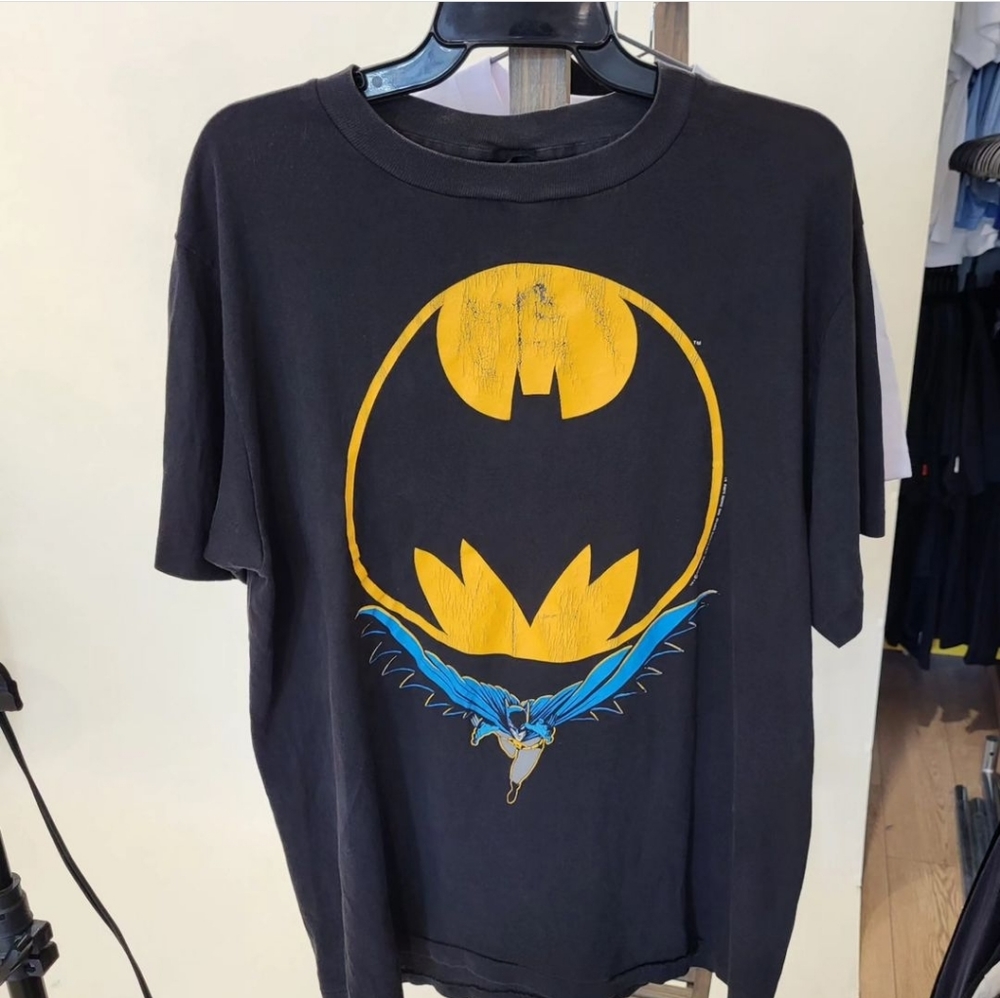 Vintage 1988 Batman changes tee